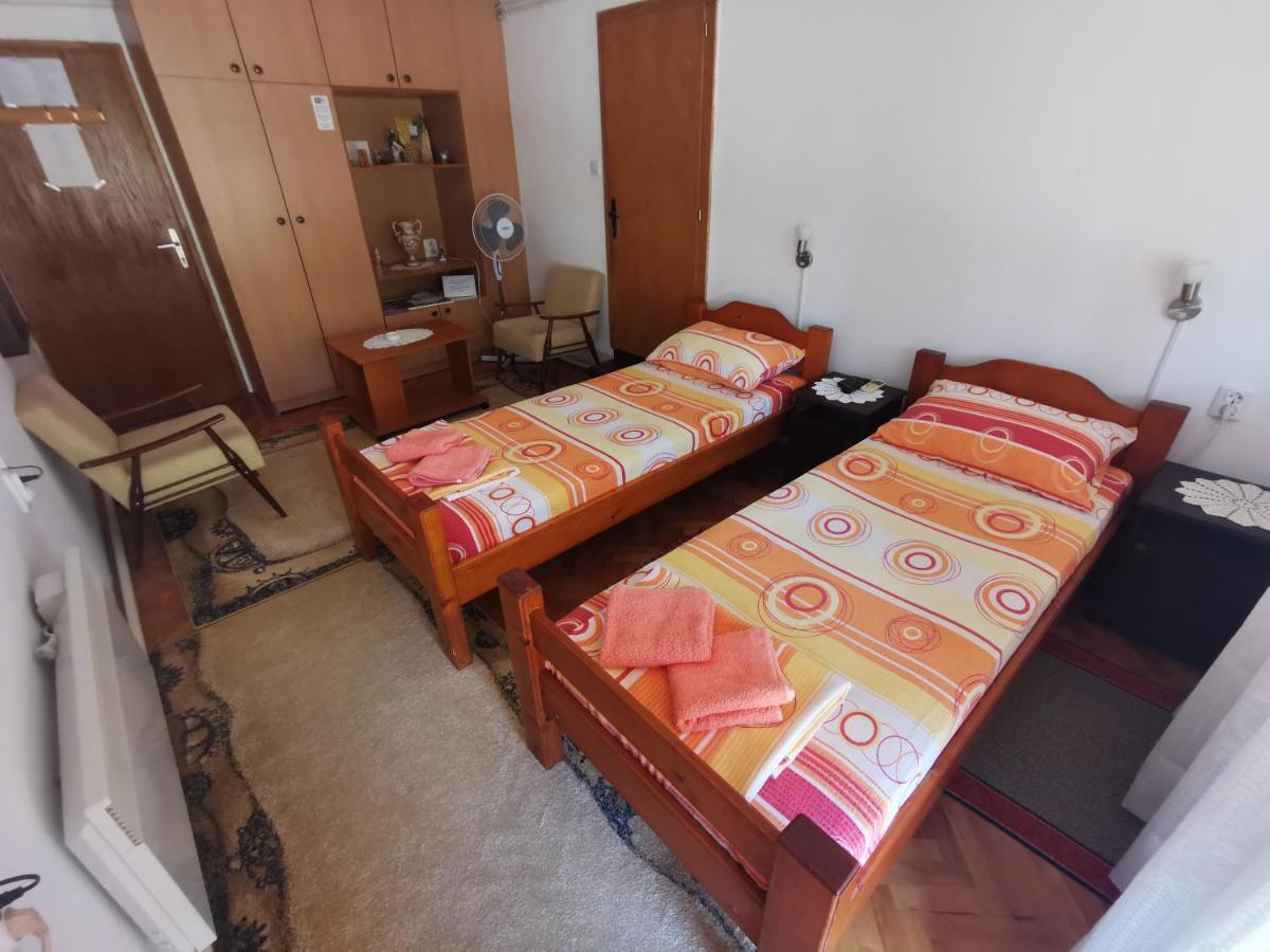 Apartments Domacinstvo Nikolic 발제보 외부 사진