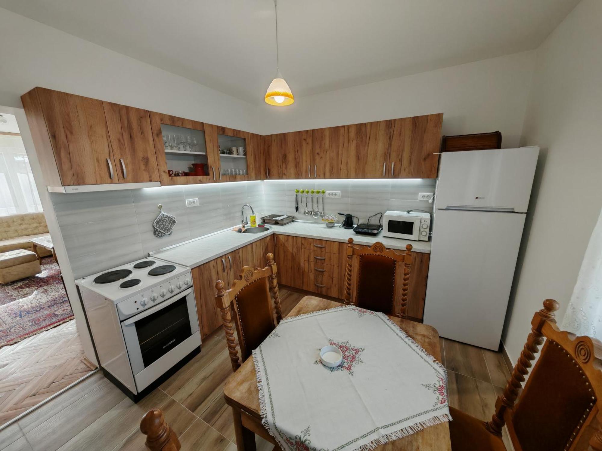 Apartments Domacinstvo Nikolic 발제보 외부 사진